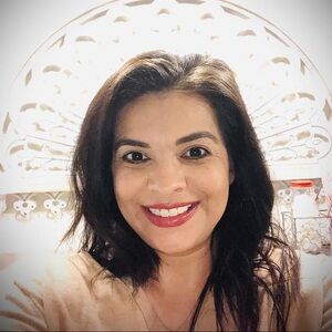 Meet your Posher, Yvette